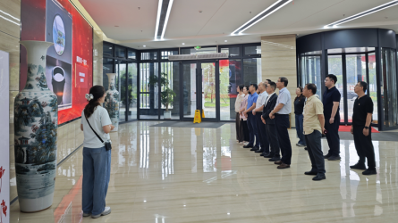 甘肃省新业资产经营有限责任公司参观开云·官方版在线入口廉洁文化作品展