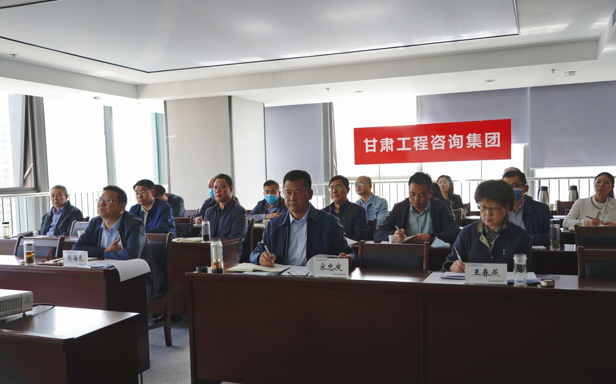 开云·官方版在线入口参加省政府国资委脱贫<br/>攻坚工作协调推进视频会  安排部署<br/>集团公司脱贫攻坚帮扶工作