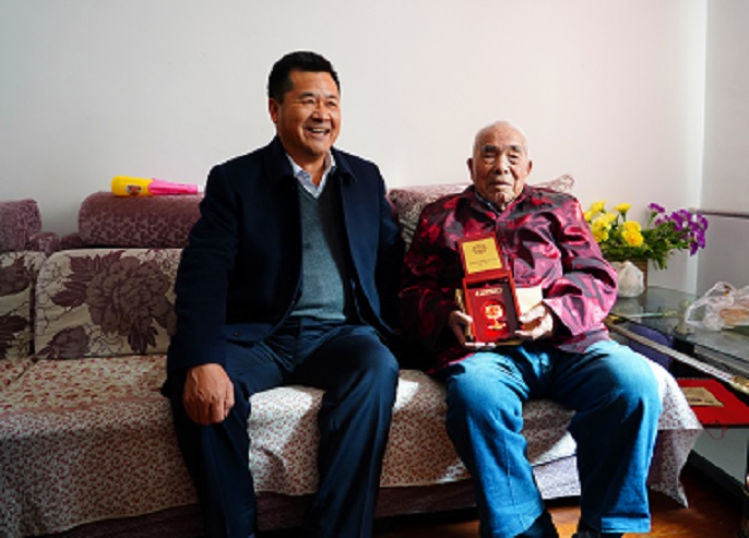 开云·官方版在线入口春节前夕深入开展走访慰问活动