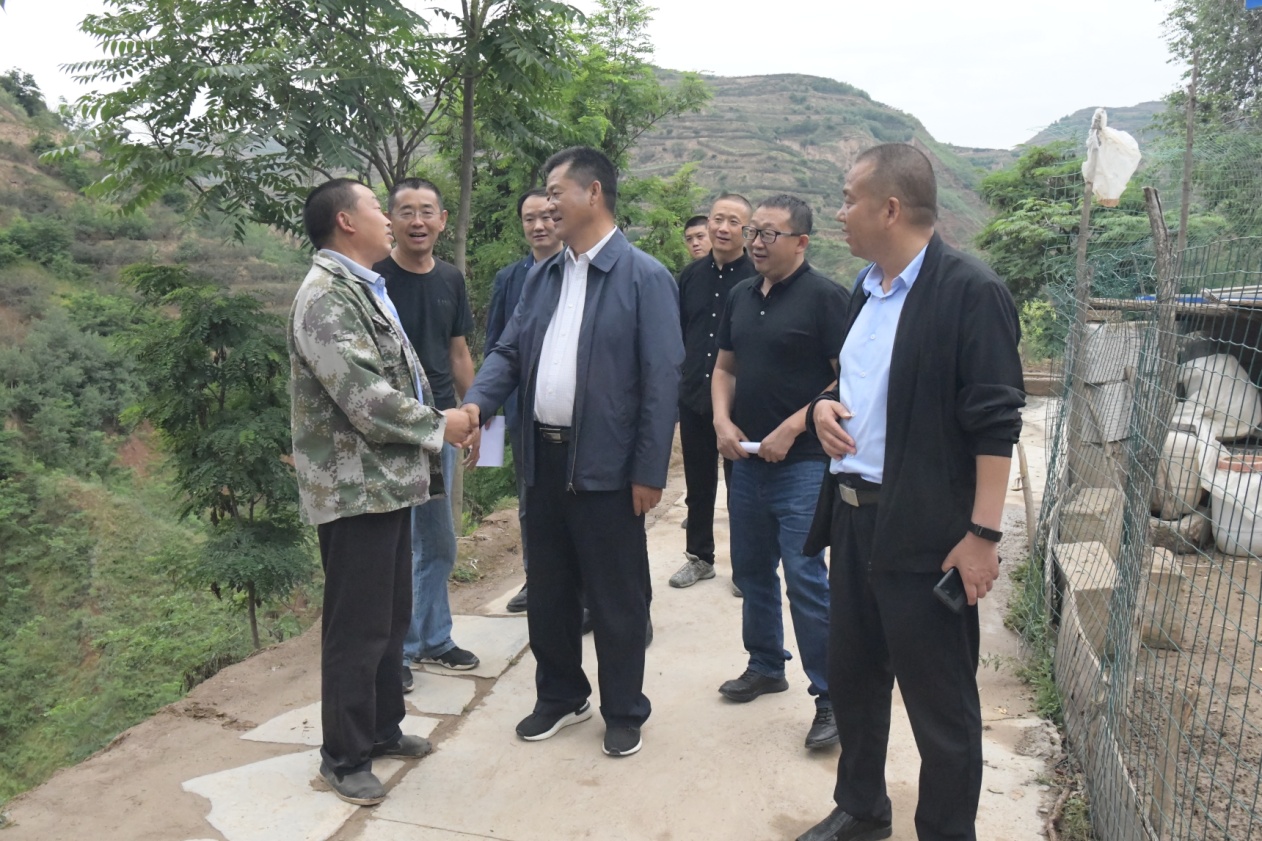 全力攻坚  精锐出击<br/>——开云·官方版在线入口调研督导建筑设计院脱贫攻坚工作侧记